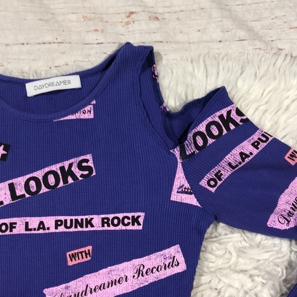 Daydreamer RUDE LOOKS COLD SHOULDER THERMAL GRAPHIC CROP Top - Picture 10 of 13